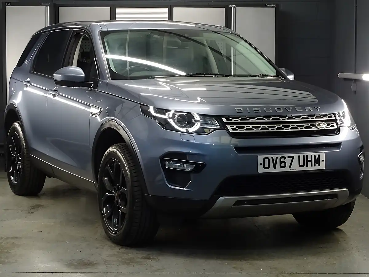 Used 2017 Land Rover Discovery Sport Hse Byron Blue Metallic - Front View