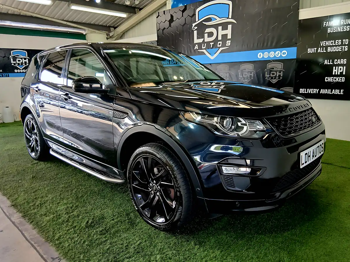 Used 2017 Land Rover Discovery Sport Hse Dynamic Lux Black - Front View