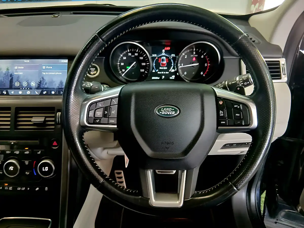 Used 2017 Land Rover Discovery Sport Hse Dynamic Lux Black - Interior and Exterior details 11