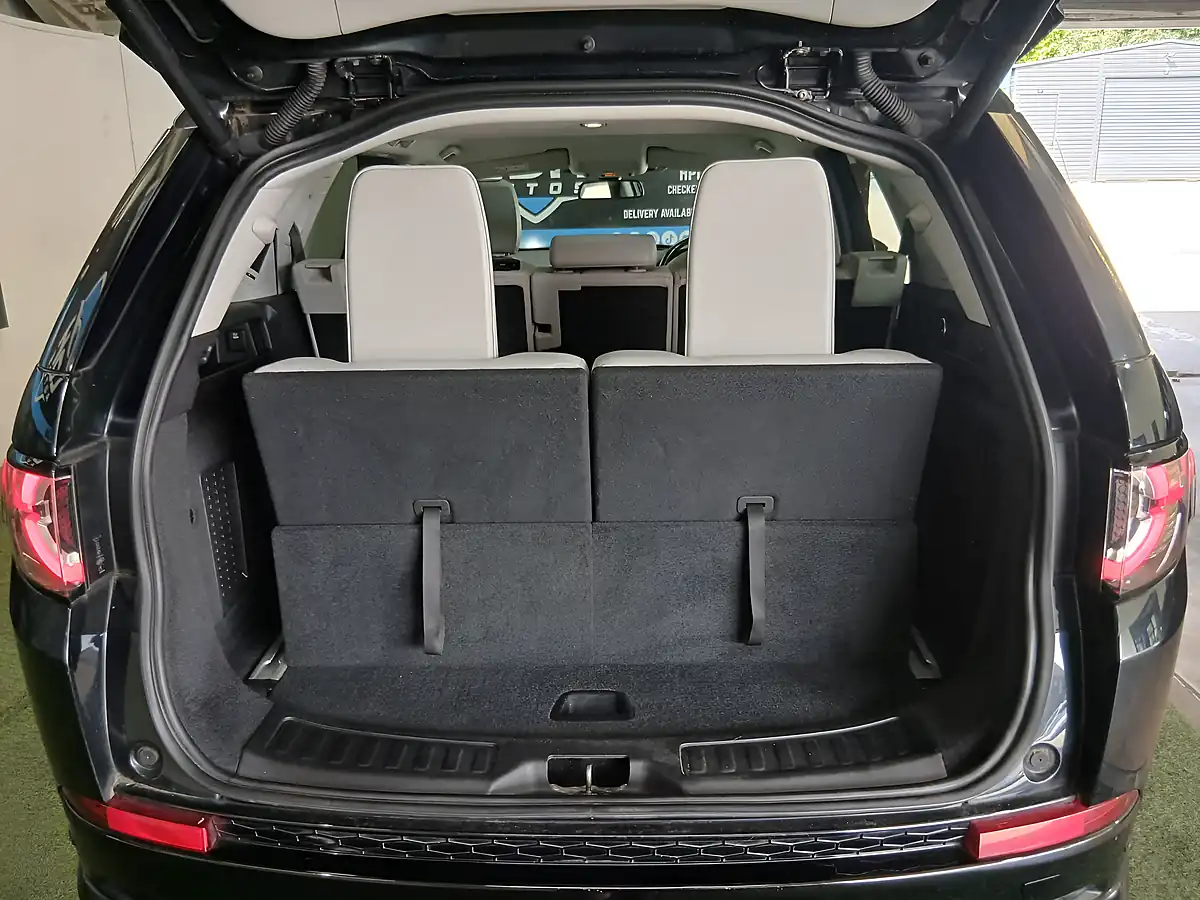 Used 2017 Land Rover Discovery Sport Hse Dynamic Lux Black - Interior and Exterior details 20