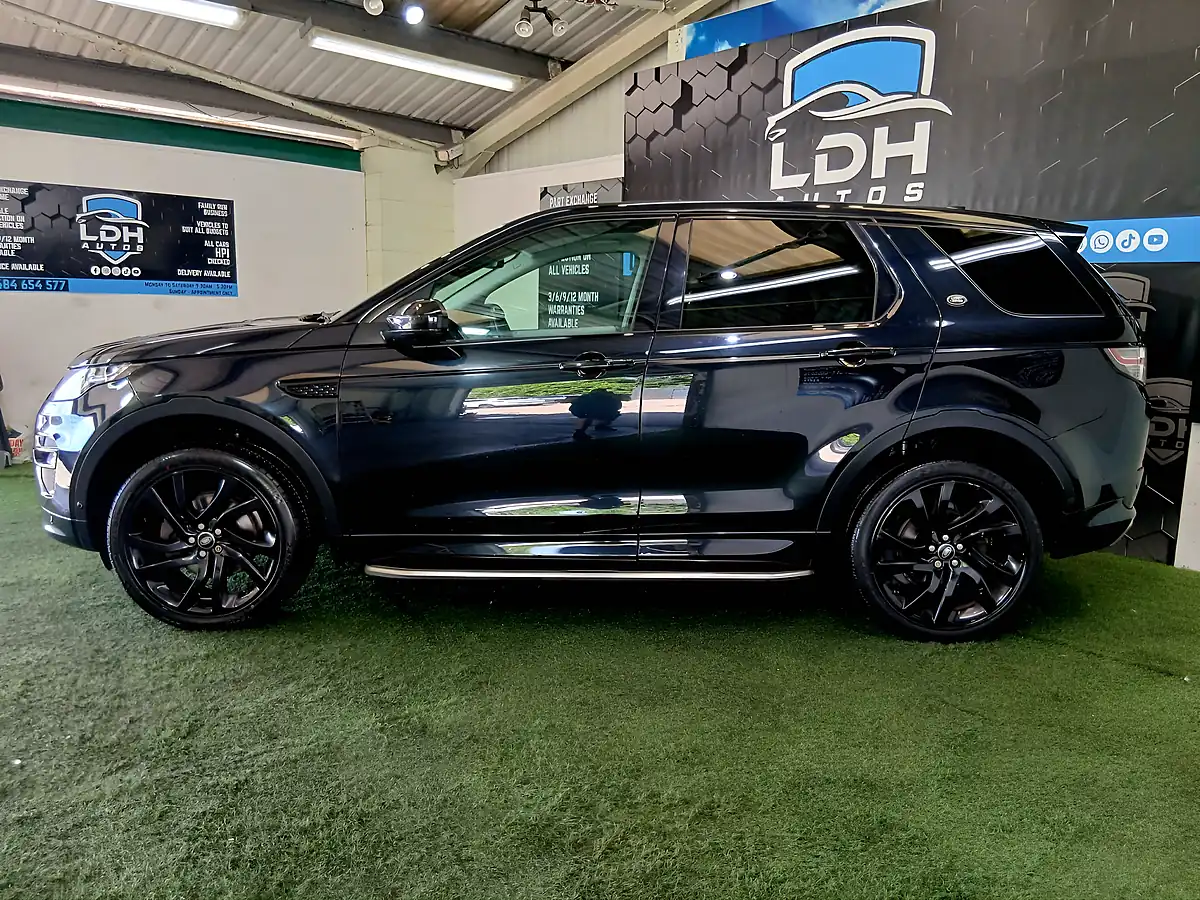 Used 2017 Land Rover Discovery Sport Hse Dynamic Lux Black - Interior and Exterior details 6