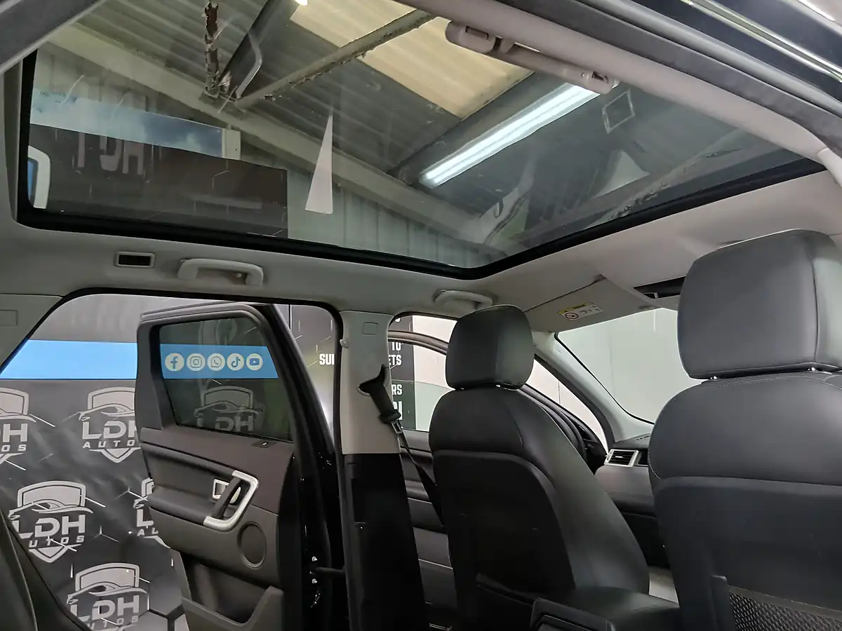 Used 2017 Land Rover Discovery Sport Hse Dynamic Lux Black - Interior and Exterior details 10