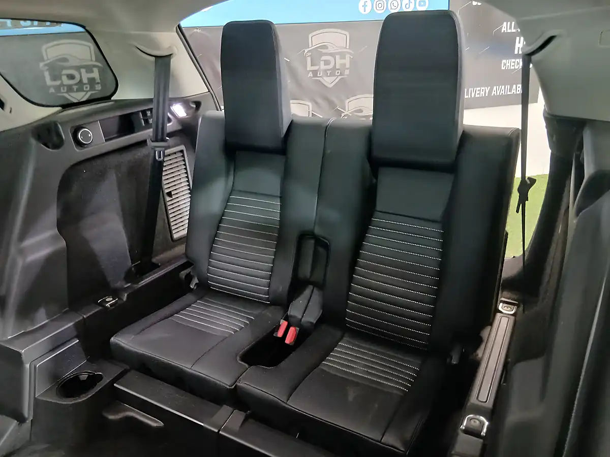 Used 2017 Land Rover Discovery Sport Hse Dynamic Lux Black - Interior and Exterior details 20