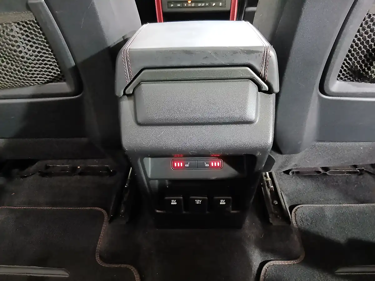 Used 2017 Land Rover Discovery Sport Hse Dynamic Lux Black - Interior and Exterior details 18