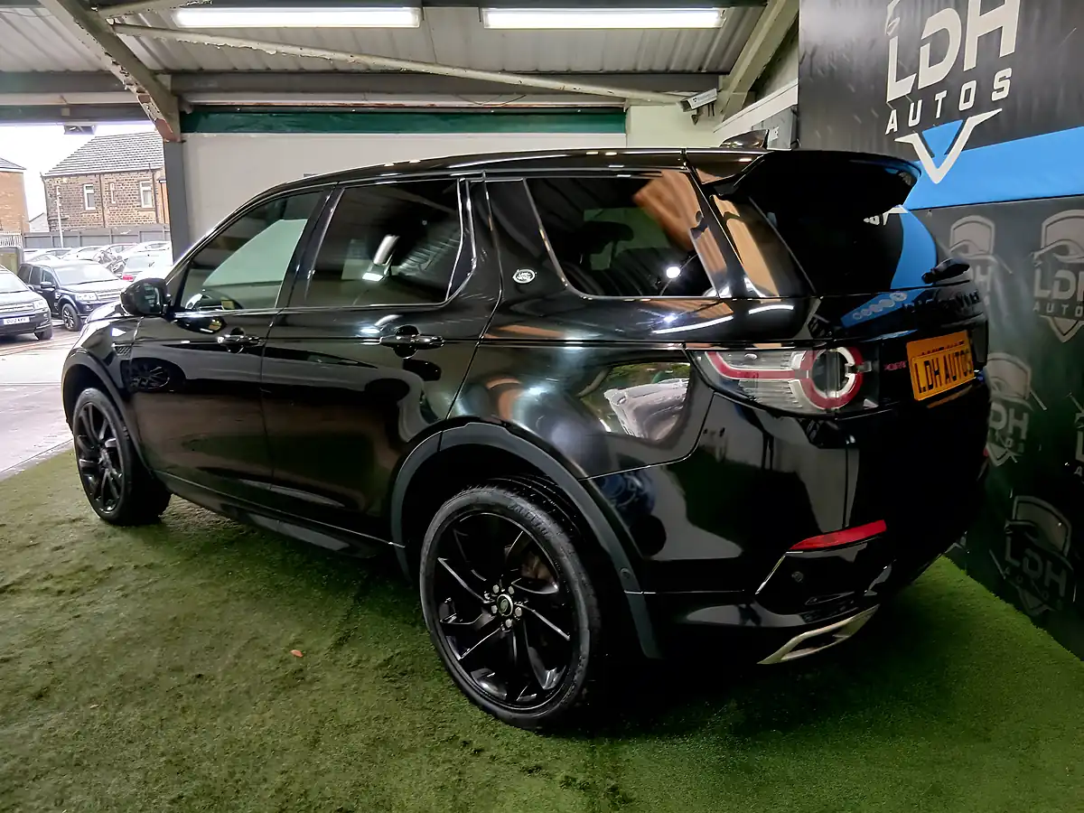 Used 2017 Land Rover Discovery Sport Hse Dynamic Lux Black - Interior and Exterior details 4