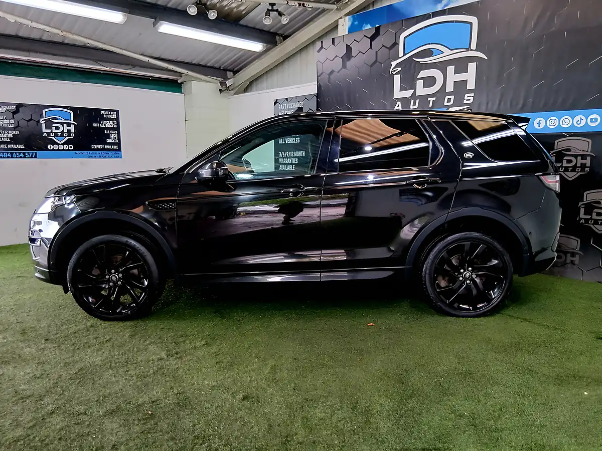 Used 2017 Land Rover Discovery Sport Hse Dynamic Lux Black - Interior and Exterior details 5