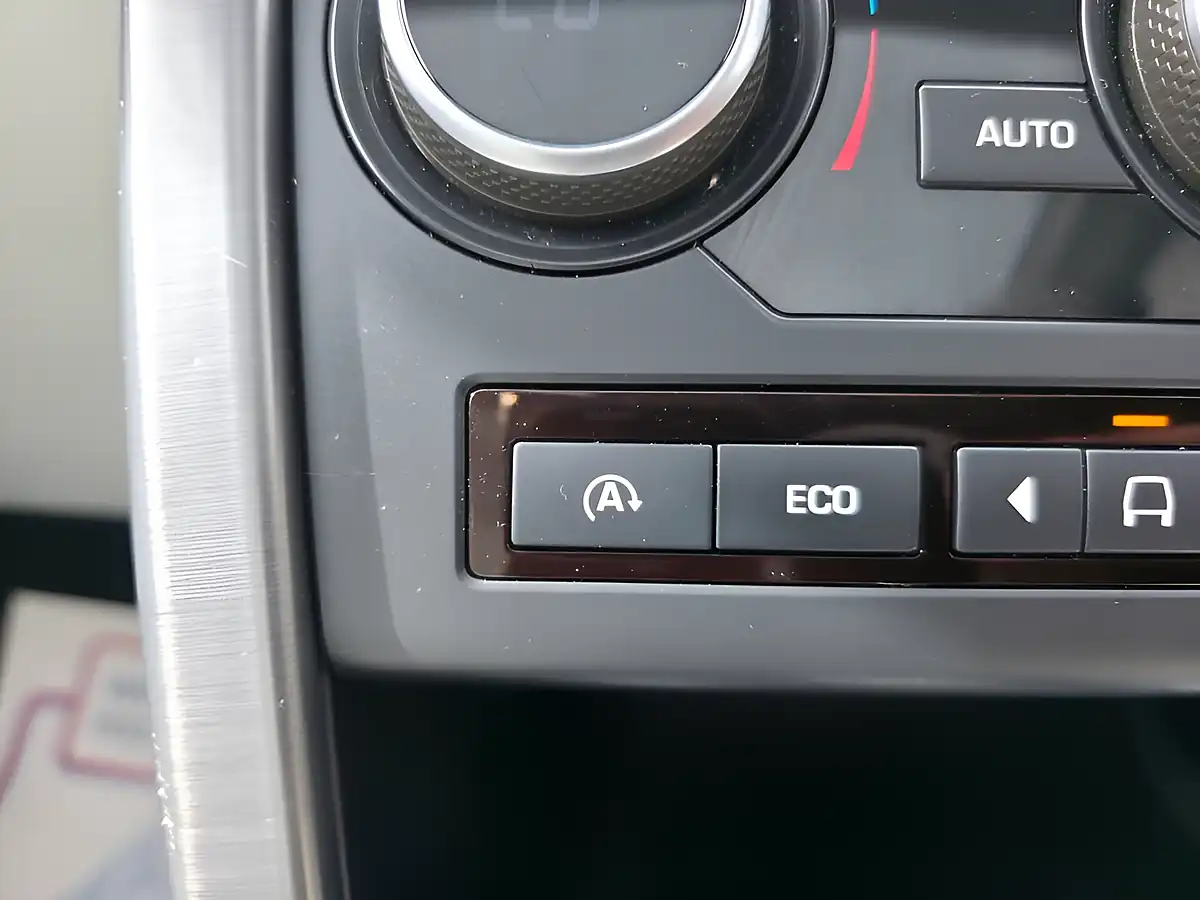 Used 2017 Land Rover Discovery Sport Hse Dynamic Lux Grey - Interior and Exterior details 14