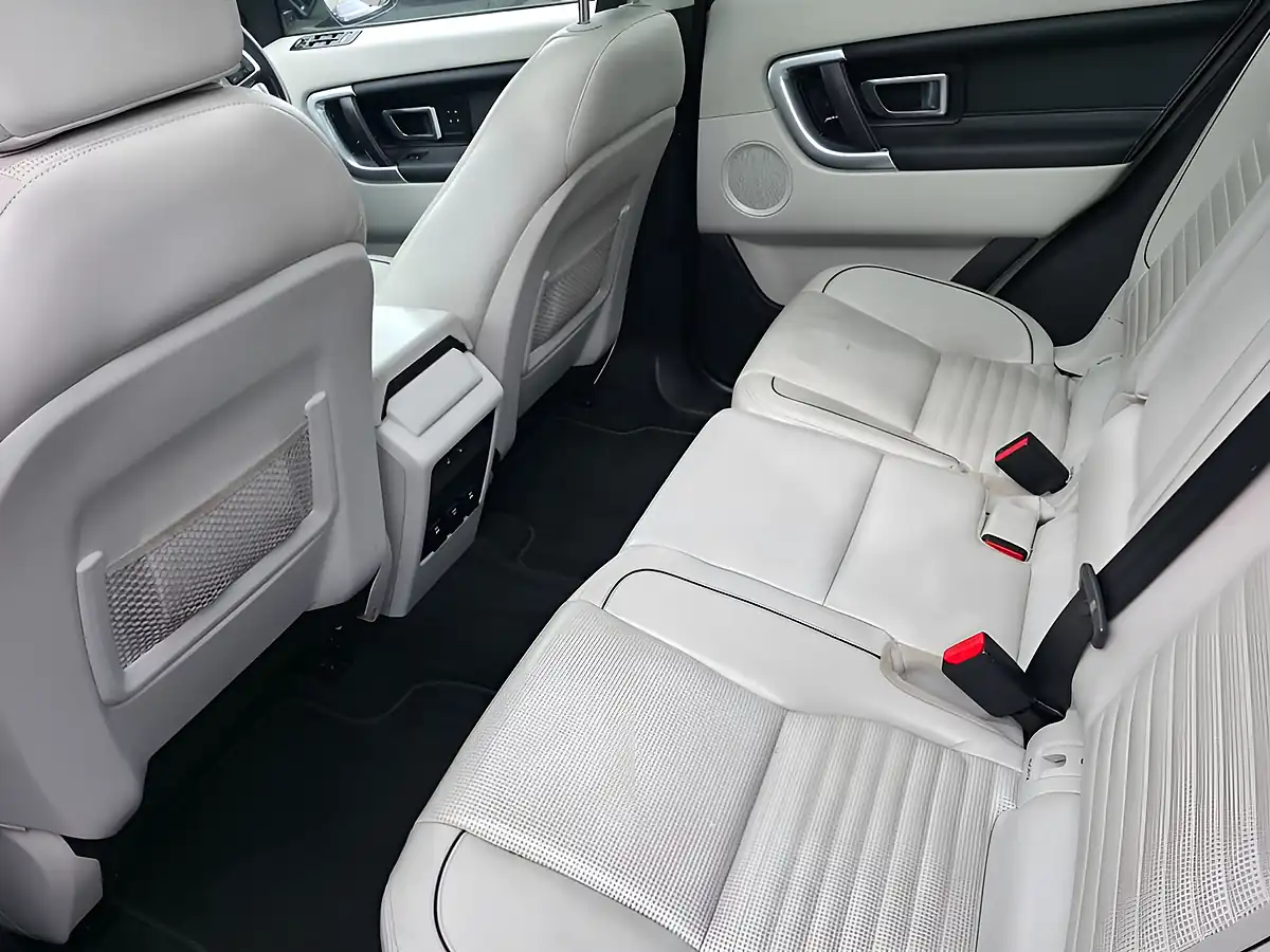 Used 2017 Land Rover Discovery Sport Hse Dynamic Lux Grey - Interior and Exterior details 17