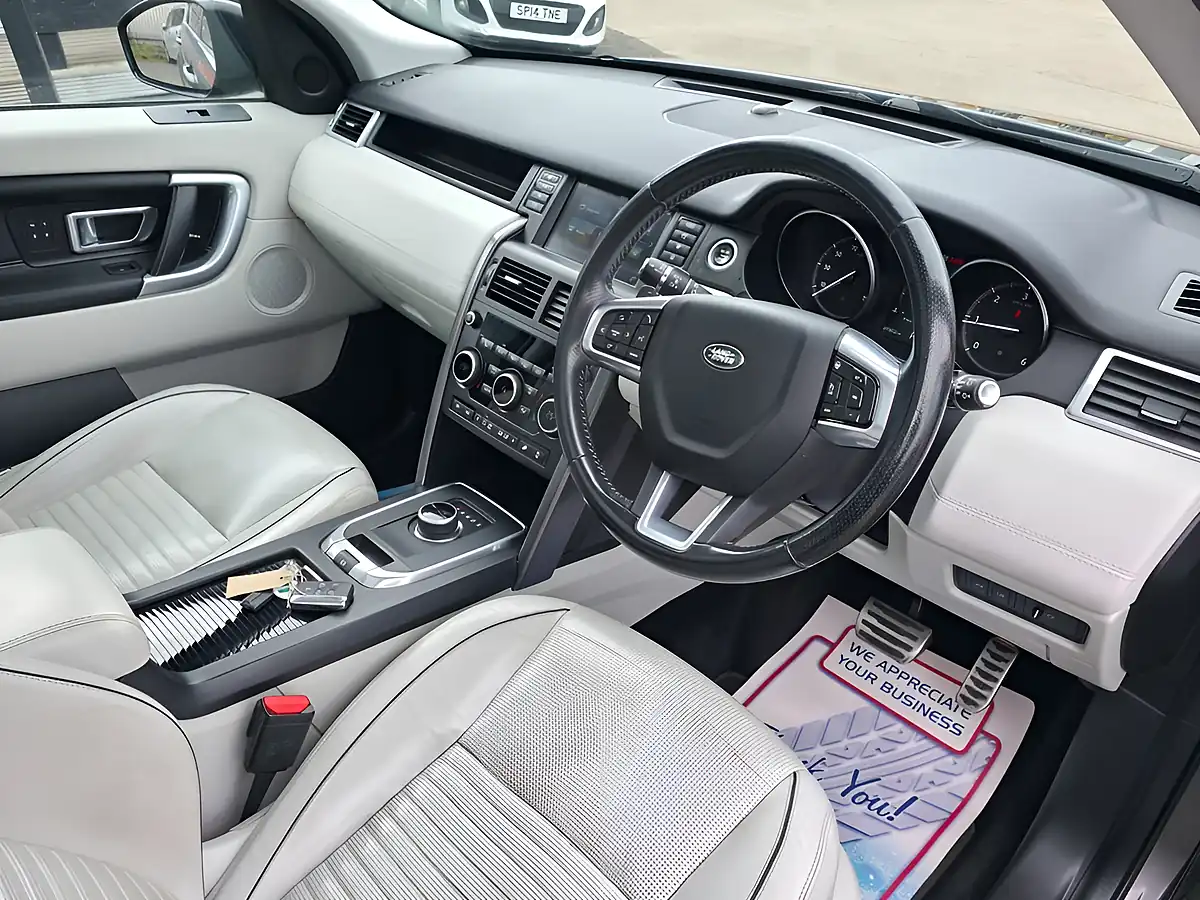 Used 2017 Land Rover Discovery Sport Hse Dynamic Lux Grey - Interior and Exterior details 18