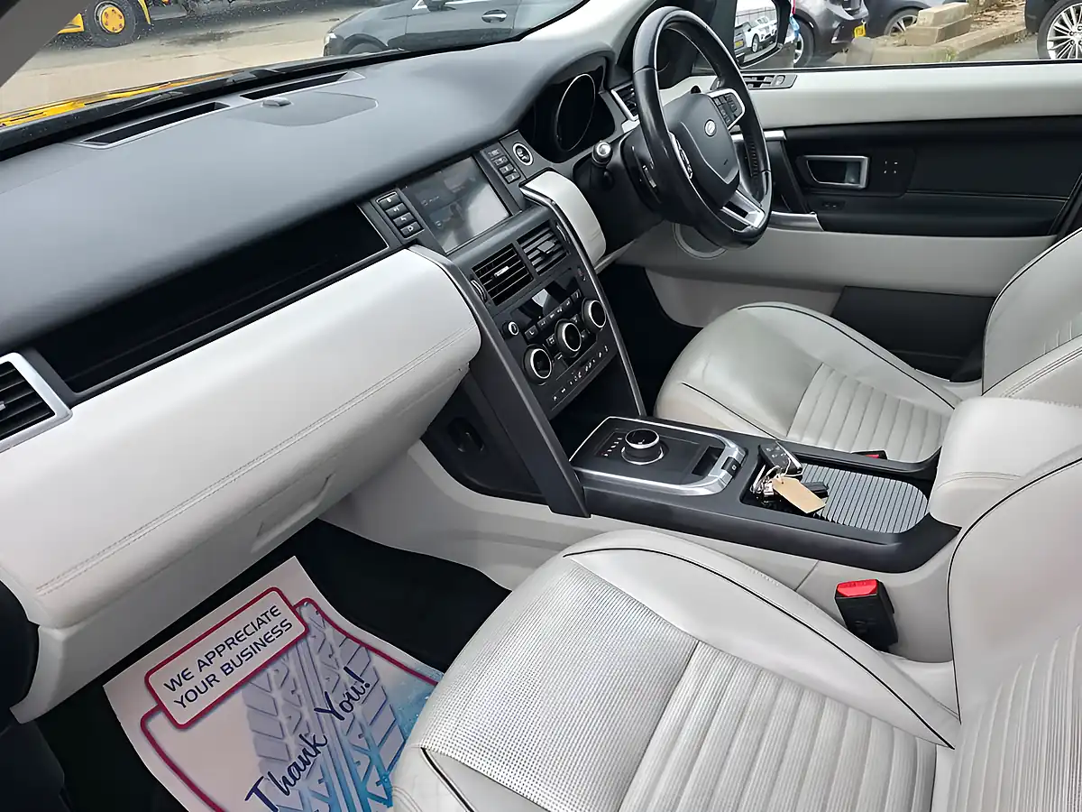Used 2017 Land Rover Discovery Sport Hse Dynamic Lux Grey - Interior and Exterior details 6