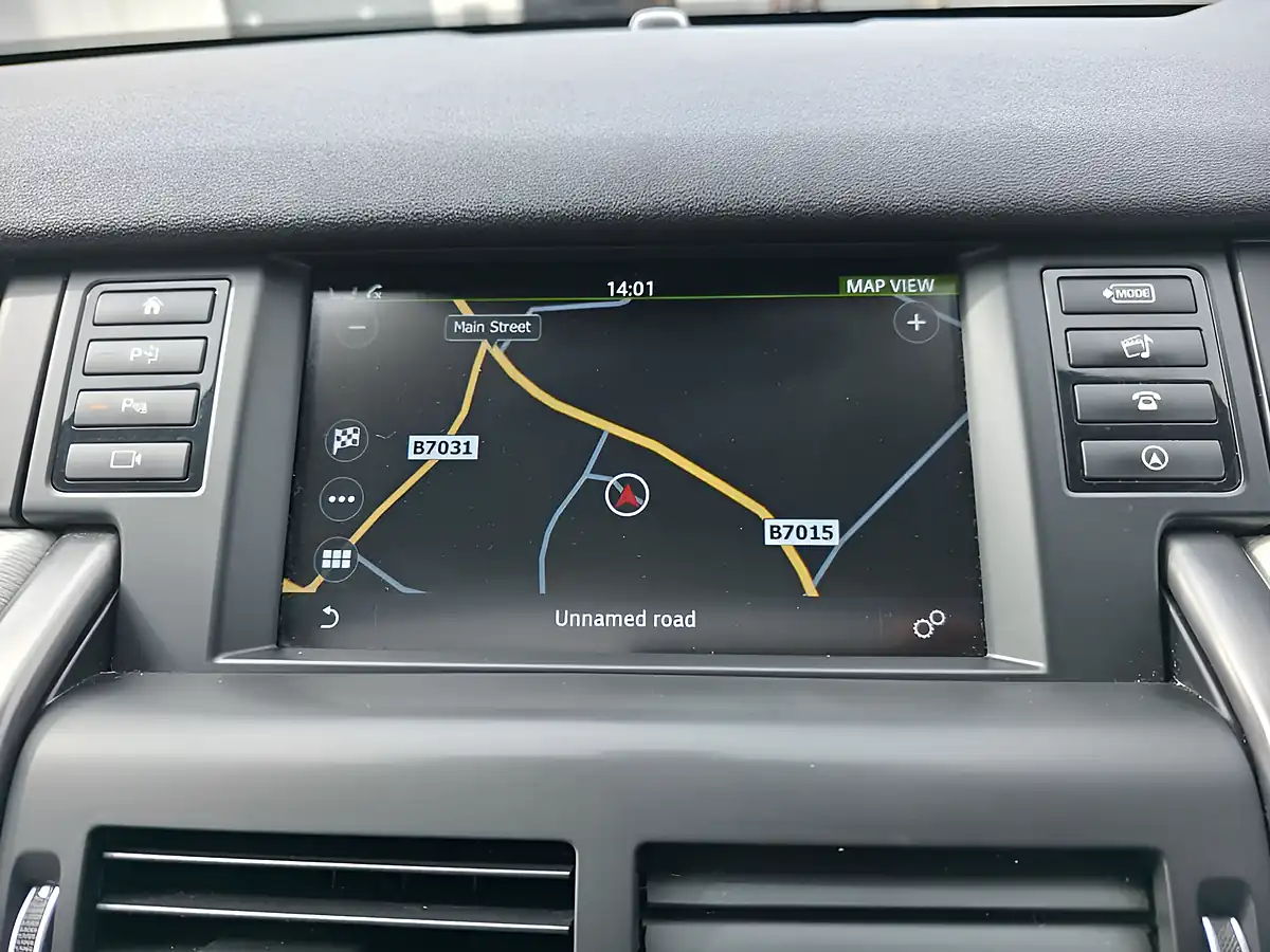 Used 2017 Land Rover Discovery Sport Hse Dynamic Lux Grey - Interior and Exterior details 8