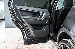 Used 2017 Land Rover Discovery Sport Hse Dynamic Lux Grey - Interior and Exterior details 12