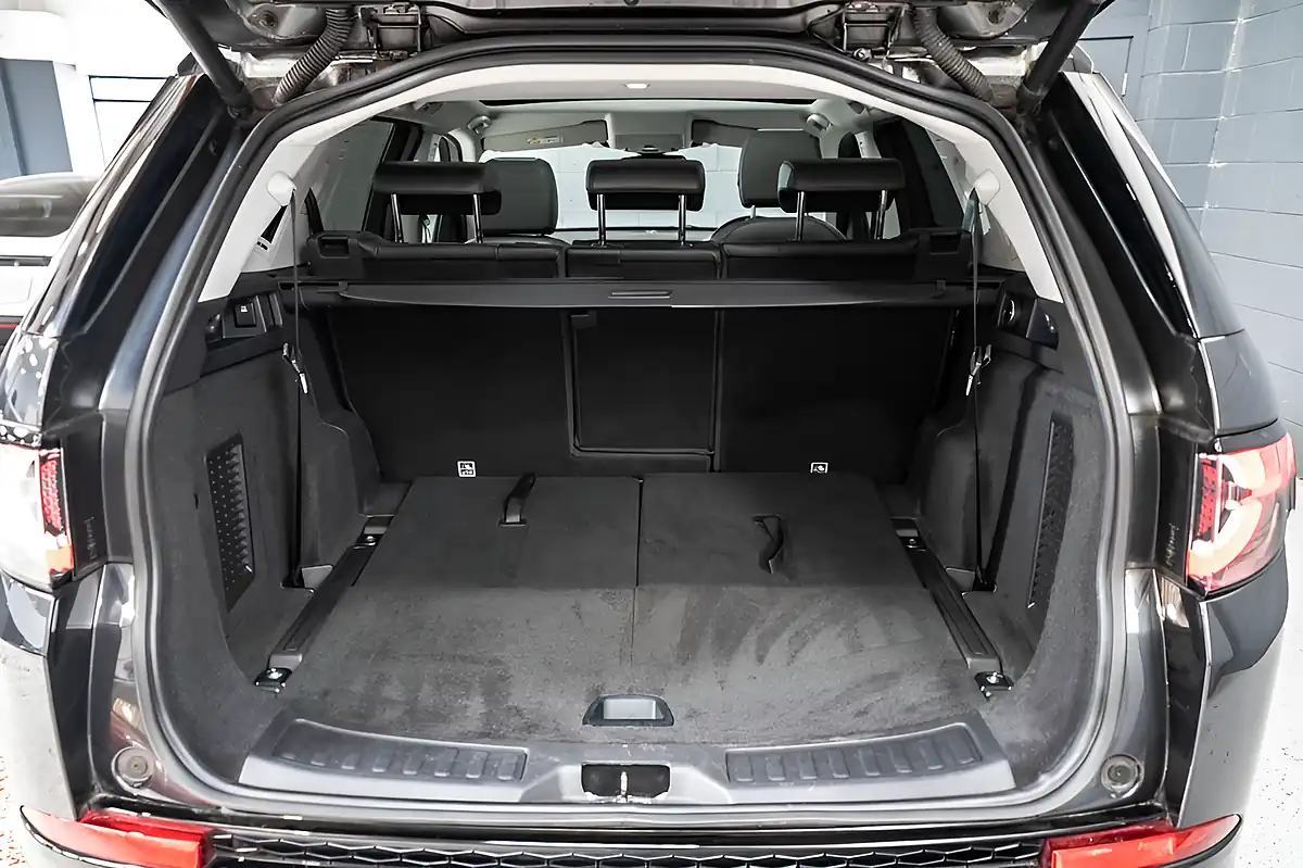 Used 2017 Land Rover Discovery Sport Hse Dynamic Lux Grey - Interior and Exterior details 19
