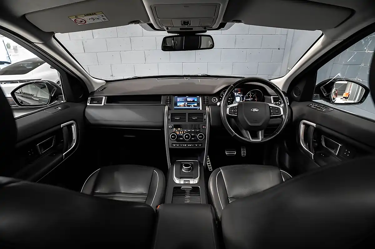 Used 2017 Land Rover Discovery Sport Hse Dynamic Lux Grey - Interior and Exterior details 2