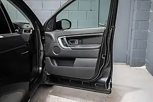Used 2017 Land Rover Discovery Sport Hse Dynamic Lux Grey - Interior and Exterior details 8