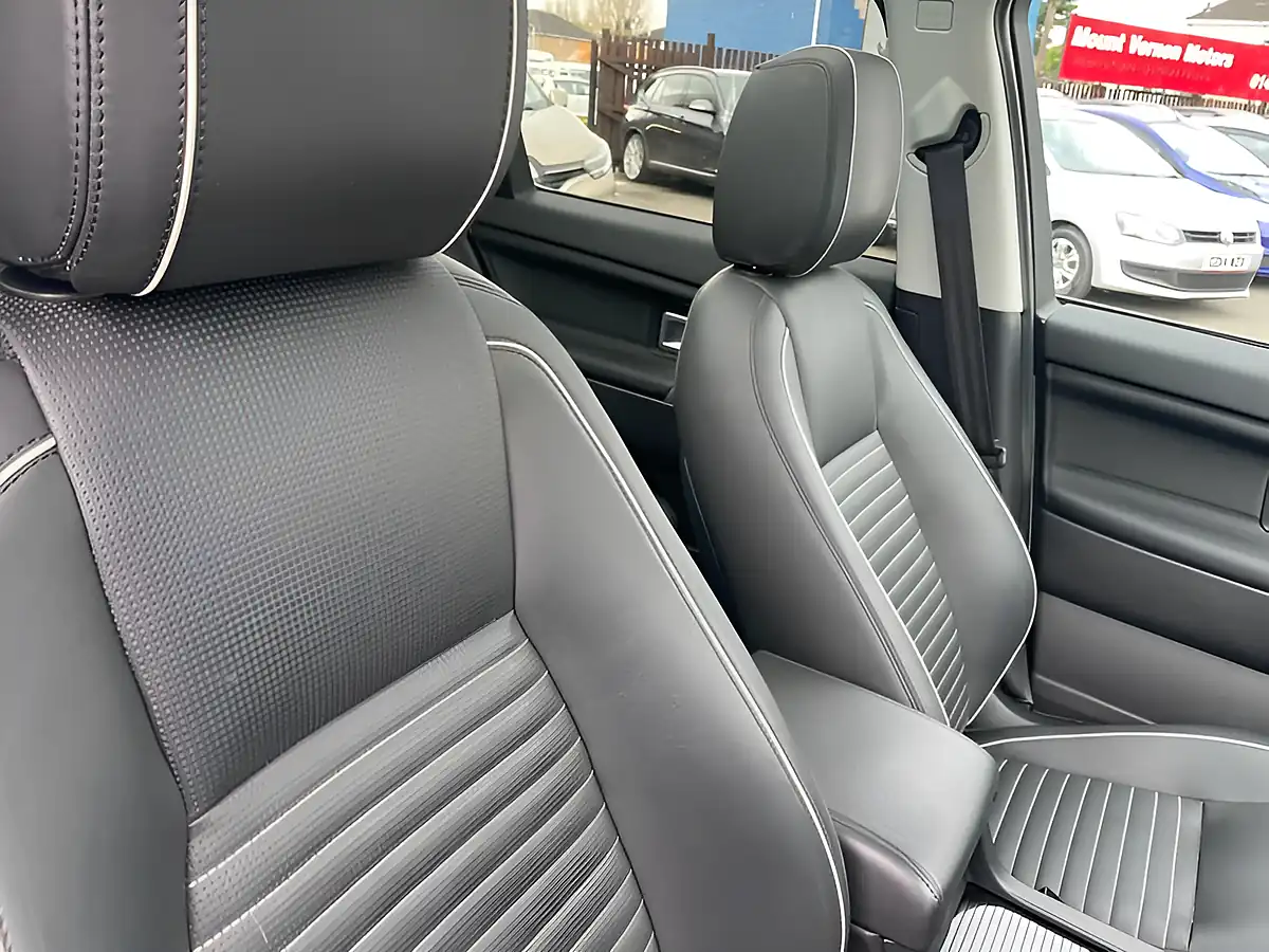 Used 2017 Land Rover Discovery Sport Hse Dynamic Lux White - Interior and Exterior details 13