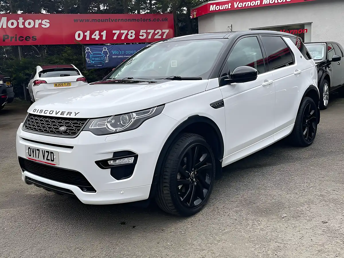 Used 2017 Land Rover Discovery Sport Hse Dynamic Lux White - Interior and Exterior details 4