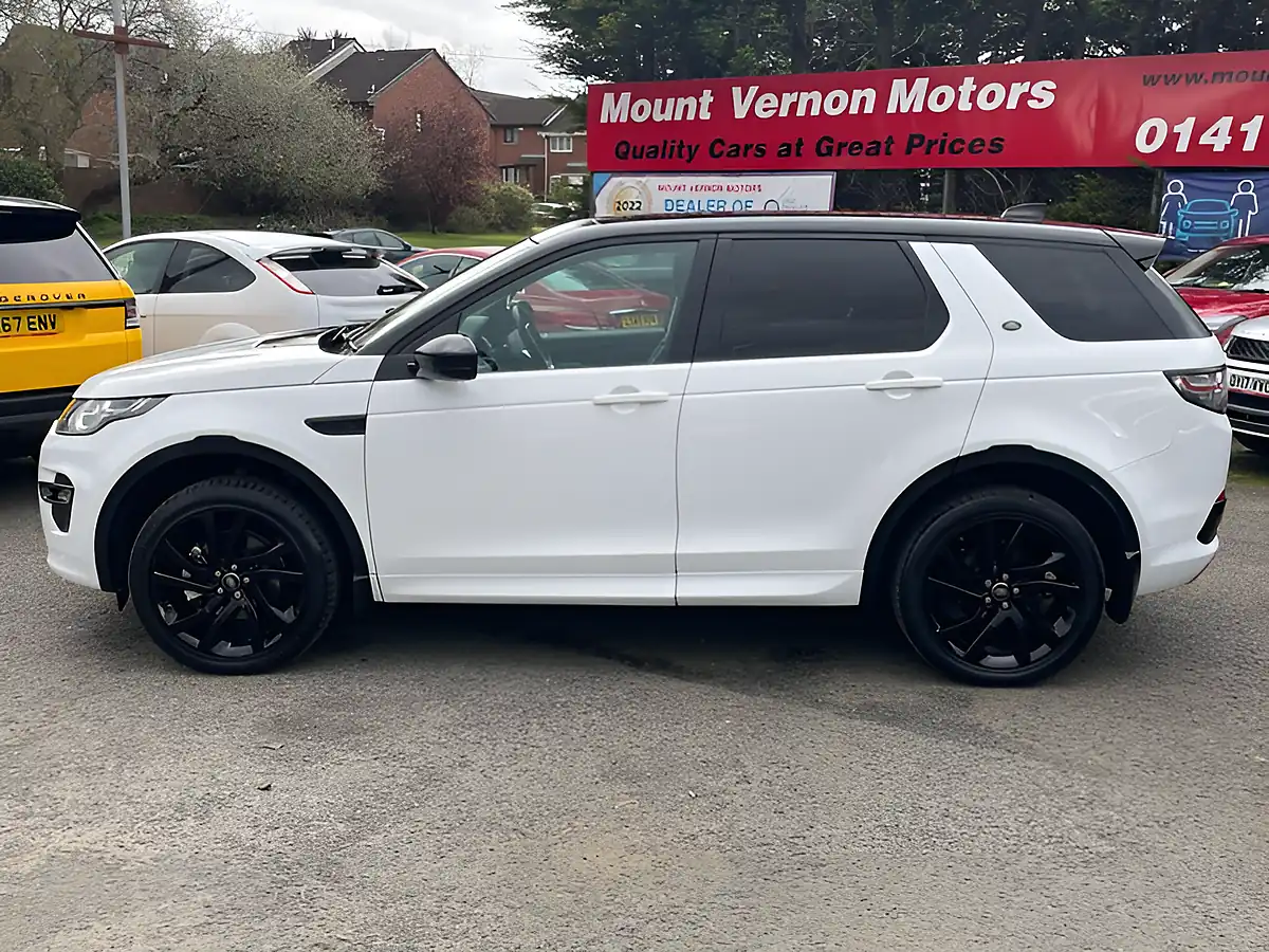 Used 2017 Land Rover Discovery Sport Hse Dynamic Lux White - Interior and Exterior details 5