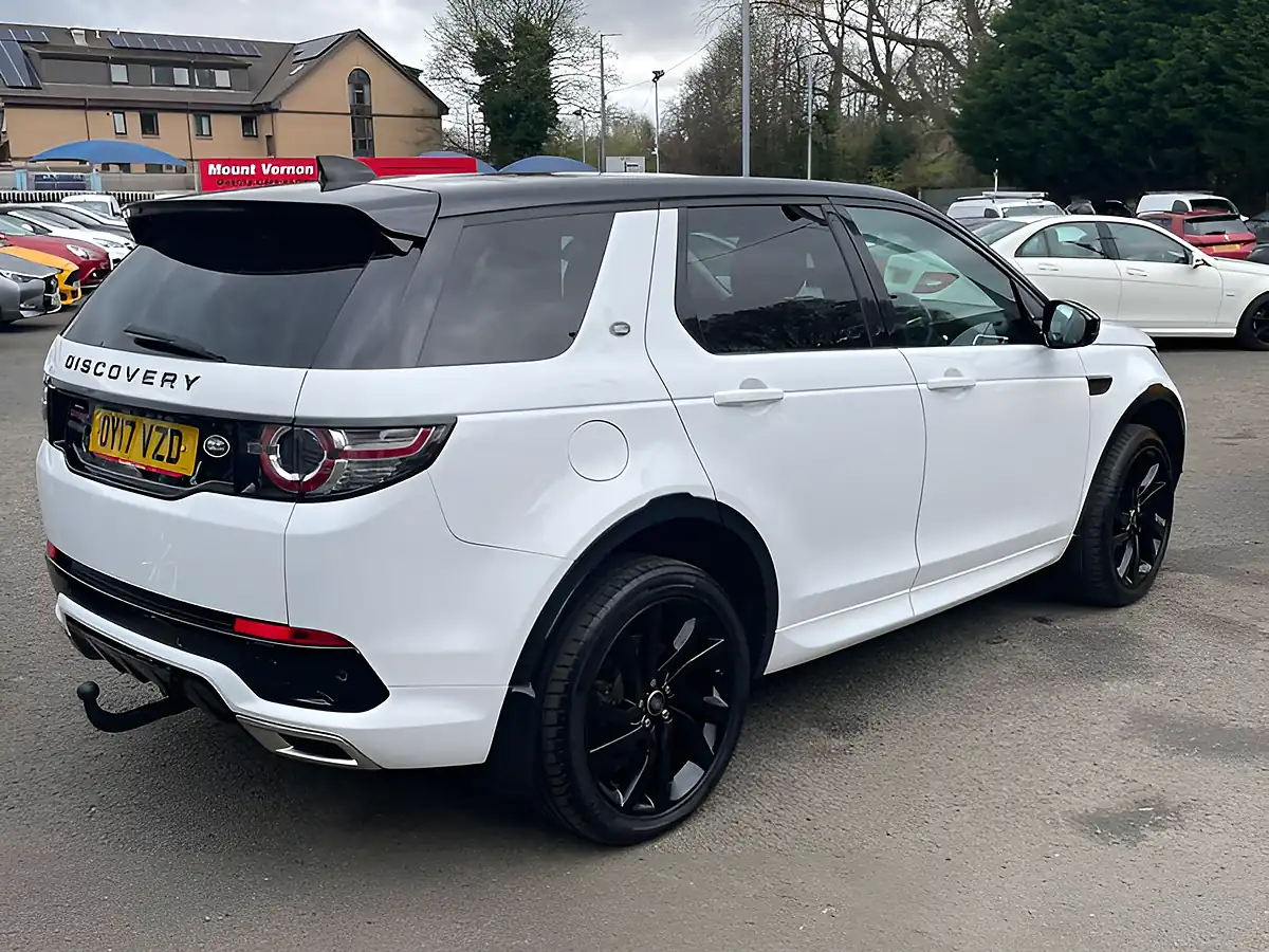 Used 2017 Land Rover Discovery Sport Hse Dynamic Lux White - Interior and Exterior details 7