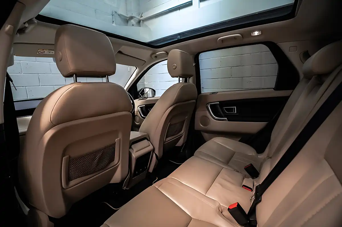 Used 2017 Land Rover Discovery Sport Hse Green - Interior and Exterior details 17