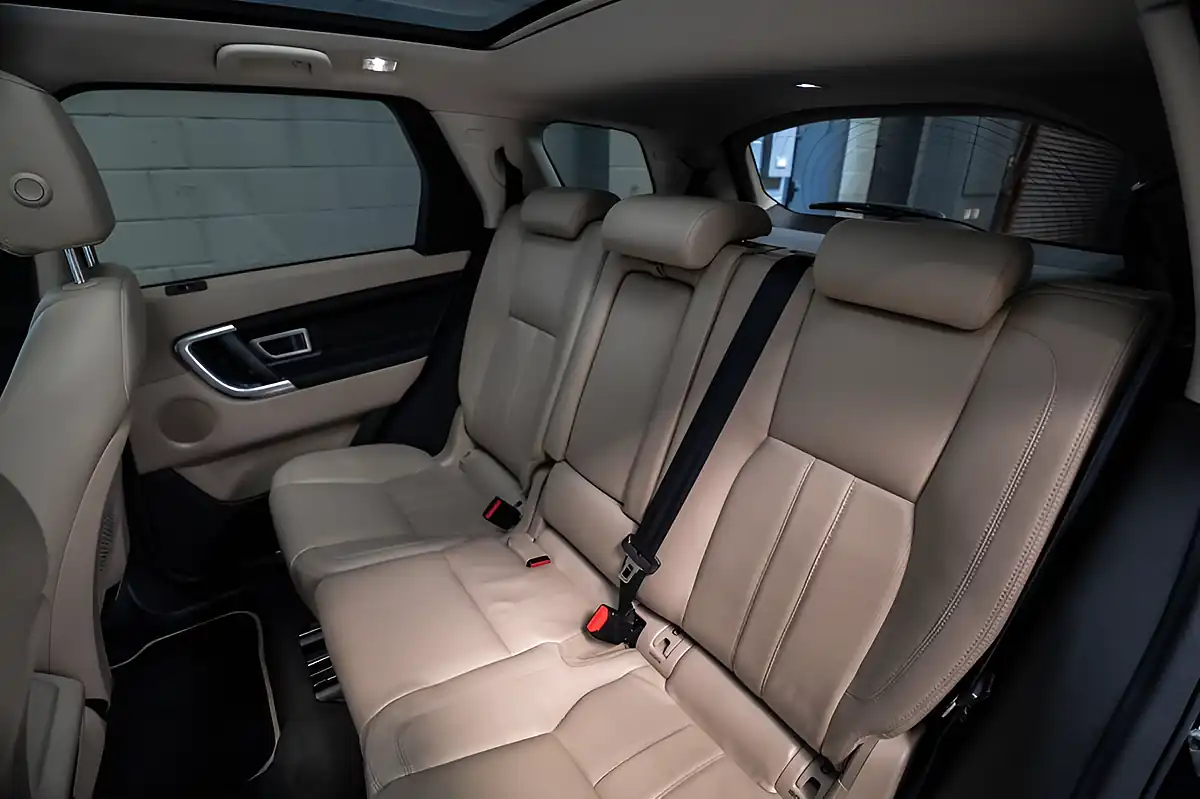 Used 2017 Land Rover Discovery Sport Hse Green - Interior and Exterior details 18