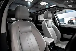Used 2017 Land Rover Discovery Sport Hse Grey - Interior and Exterior details 10