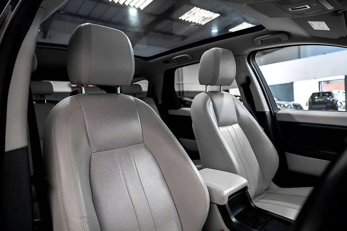 Used 2017 Land Rover Discovery Sport Hse Grey - Interior and Exterior details 10