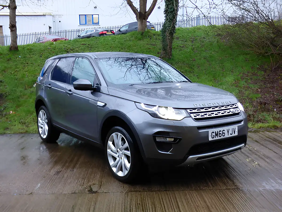 Used 2017 Land Rover Discovery Sport Hse Grey - Interior and Exterior details 4