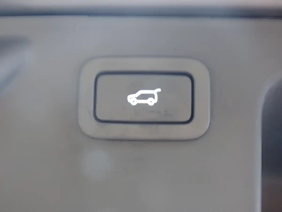 Used 2017 Land Rover Discovery Sport Hse Grey - Interior and Exterior details 8