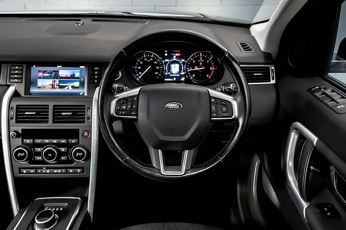 Used 2017 Land Rover Discovery Sport Hse Grey - Interior and Exterior details 14