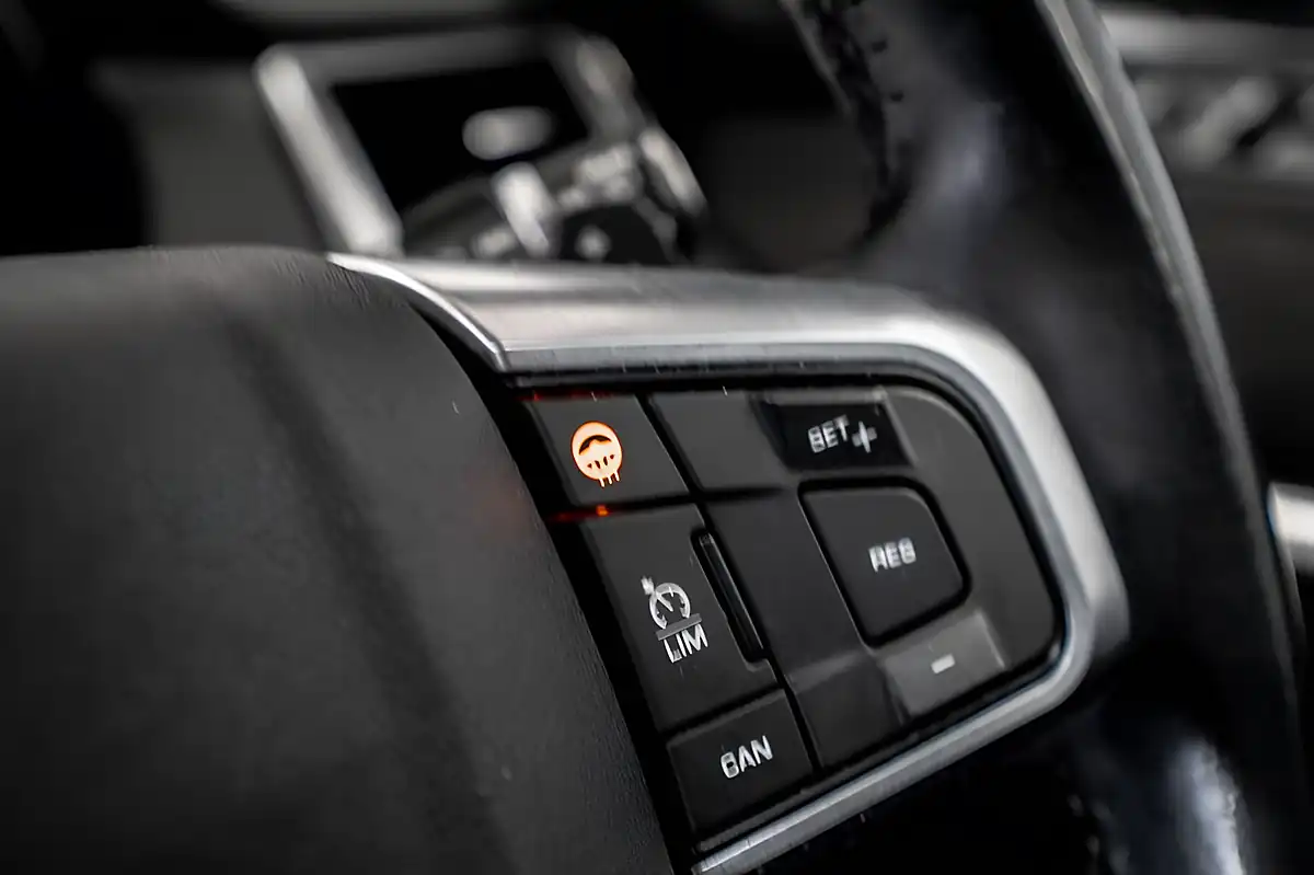 Used 2017 Land Rover Discovery Sport Hse Grey - Interior and Exterior details 15