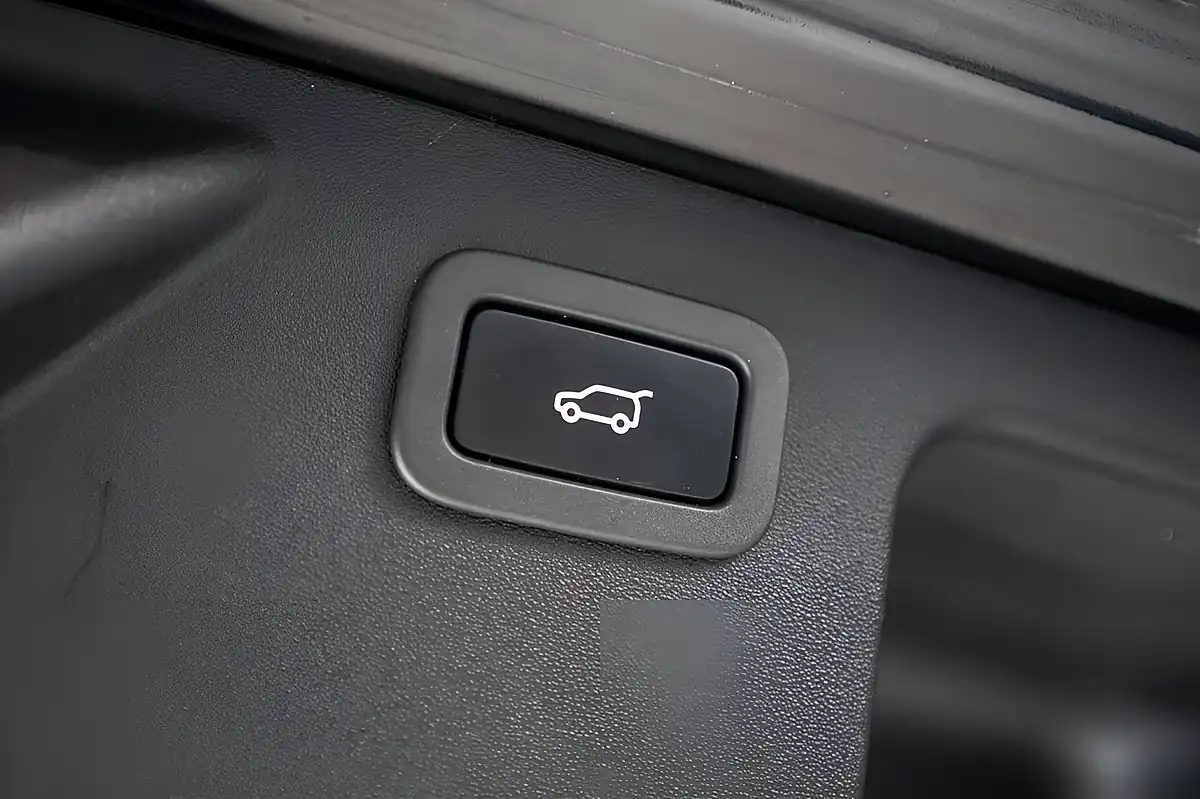 Used 2017 Land Rover Discovery Sport Hse Grey - Interior and Exterior details 19
