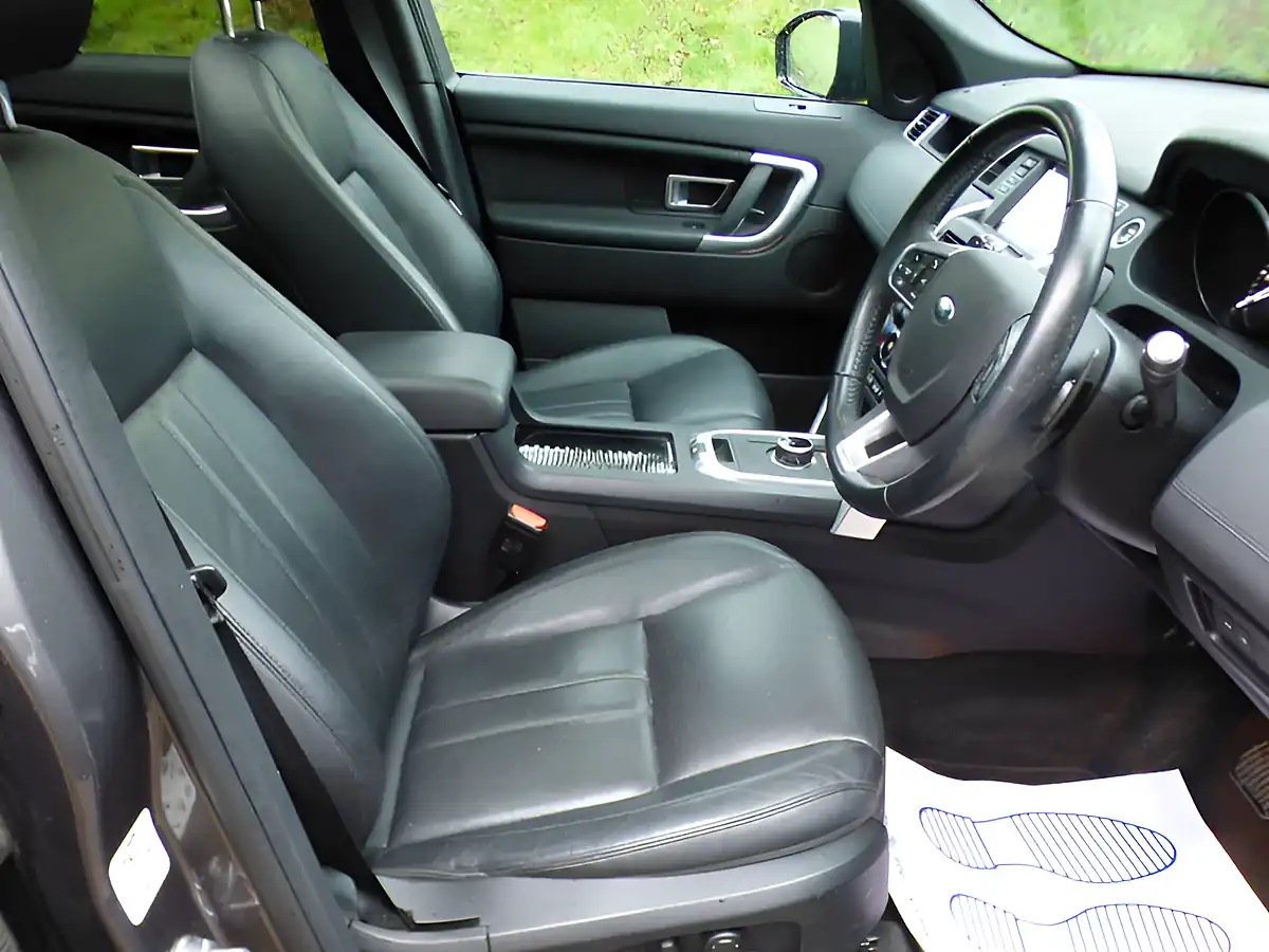 Used 2017 Land Rover Discovery Sport Hse Grey - Front View
