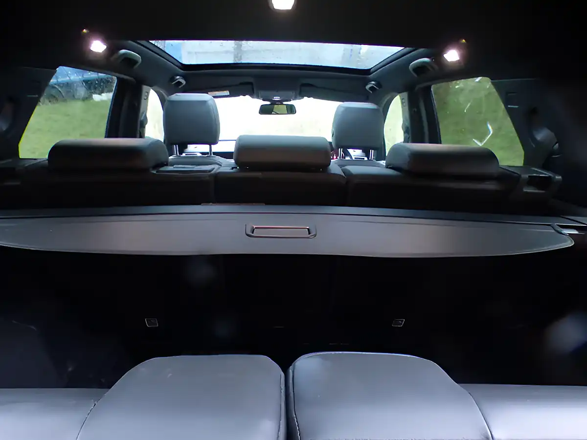 Used 2017 Land Rover Discovery Sport Hse Grey - Interior and Exterior details 13