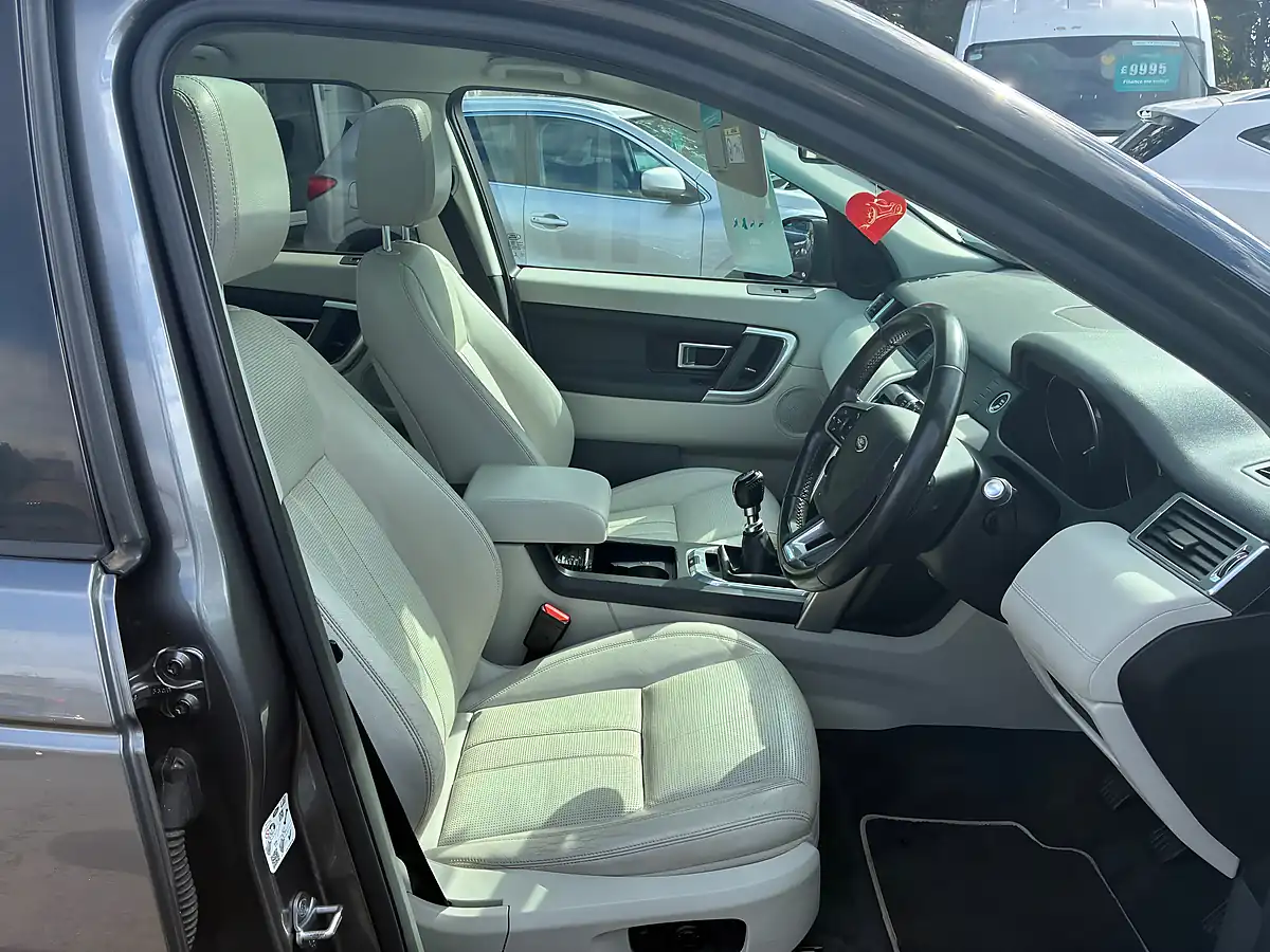 Used 2017 Land Rover Discovery Sport Hse Grey - Interior and Exterior details 14