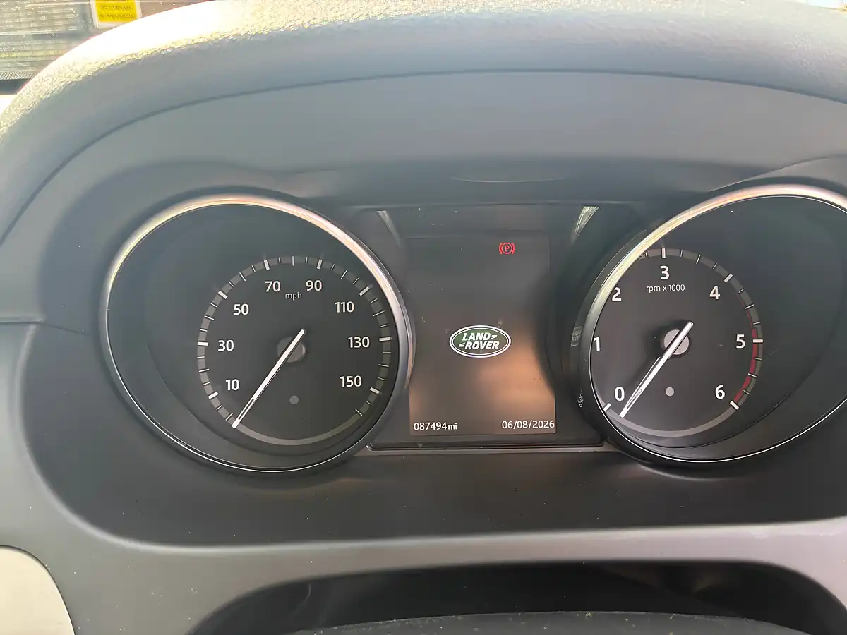Used 2017 Land Rover Discovery Sport Hse Grey - Interior and Exterior details 15