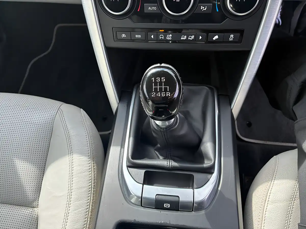 Used 2017 Land Rover Discovery Sport Hse Grey - Interior and Exterior details 17