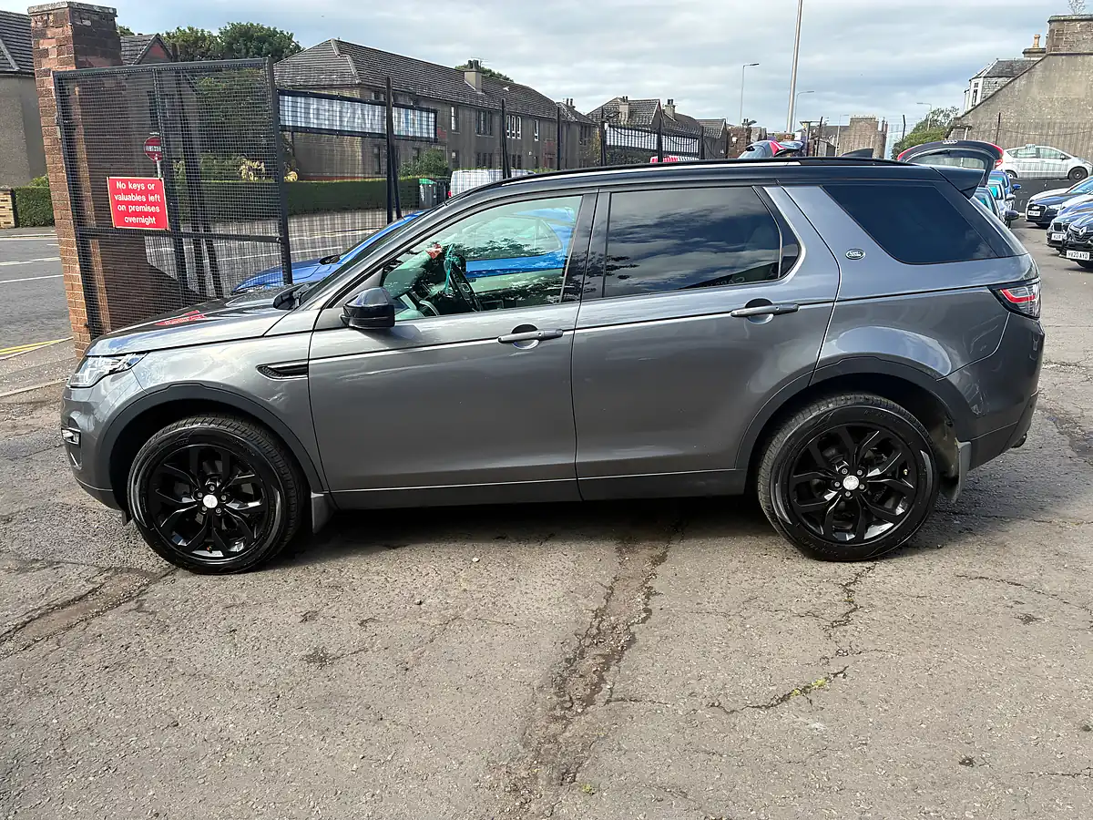 Used 2017 Land Rover Discovery Sport Hse Grey - Interior and Exterior details 6