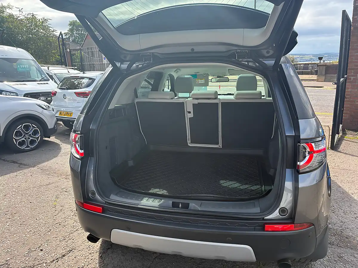 Used 2017 Land Rover Discovery Sport Hse Grey - Interior and Exterior details 9
