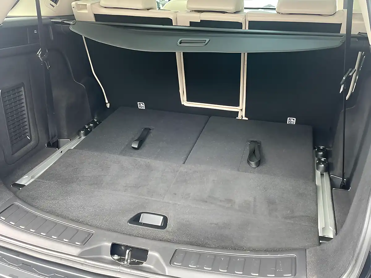 Used 2017 Land Rover Discovery Sport Hse Luxury Black - Interior and Exterior details 13