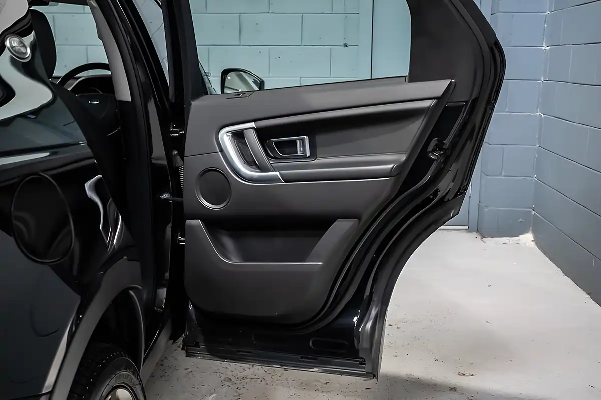 Used 2017 Land Rover Discovery Sport Hse Luxury Black - Interior and Exterior details 12