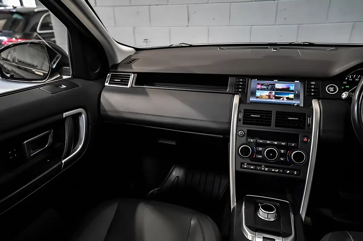 Used 2017 Land Rover Discovery Sport Hse Luxury Black - Interior and Exterior details 13