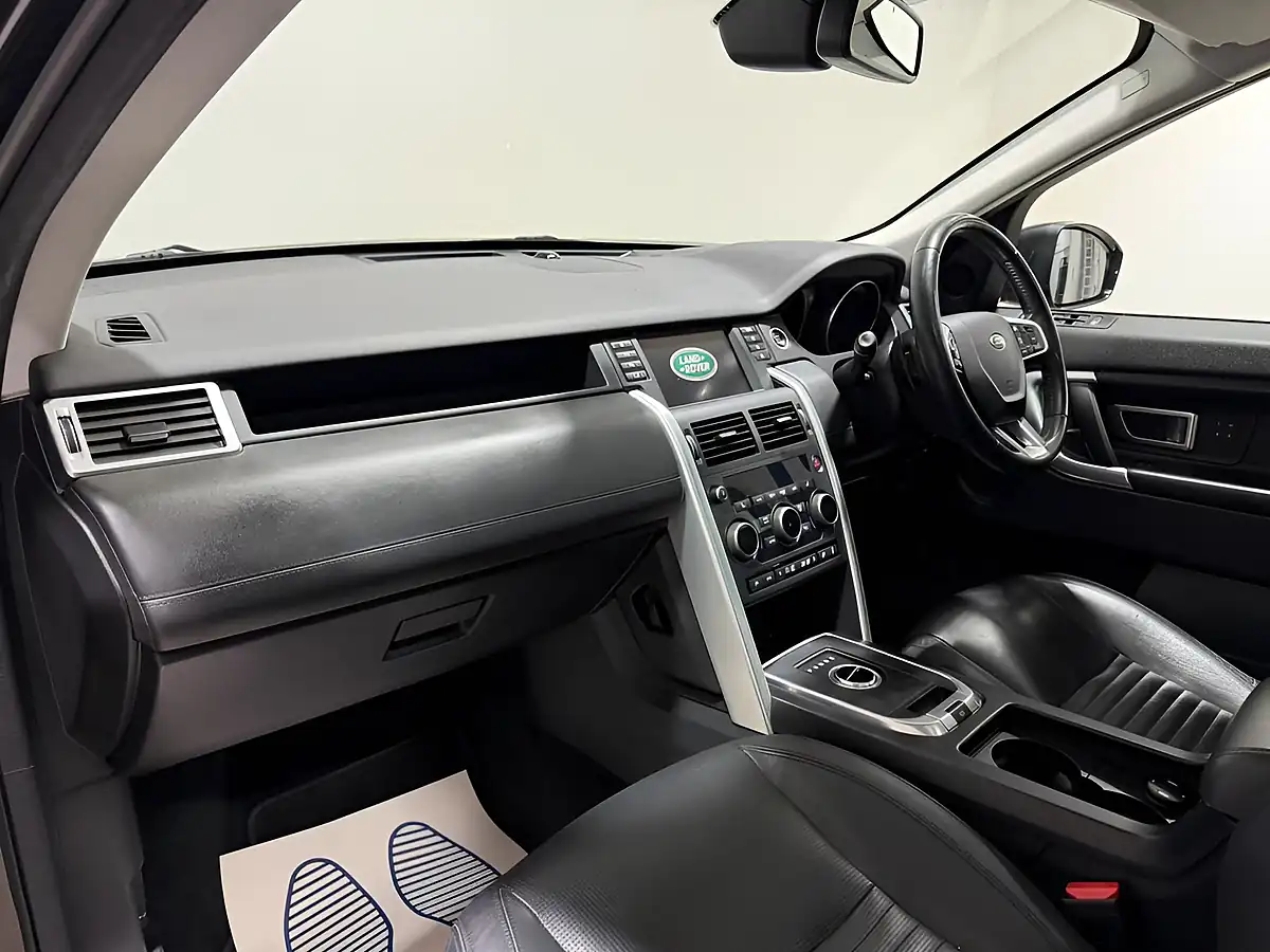Used 2017 Land Rover Discovery Sport Hse Luxury Black - Interior and Exterior details 15