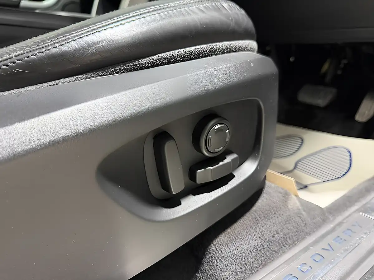 Used 2017 Land Rover Discovery Sport Hse Luxury Black - Interior and Exterior details 17