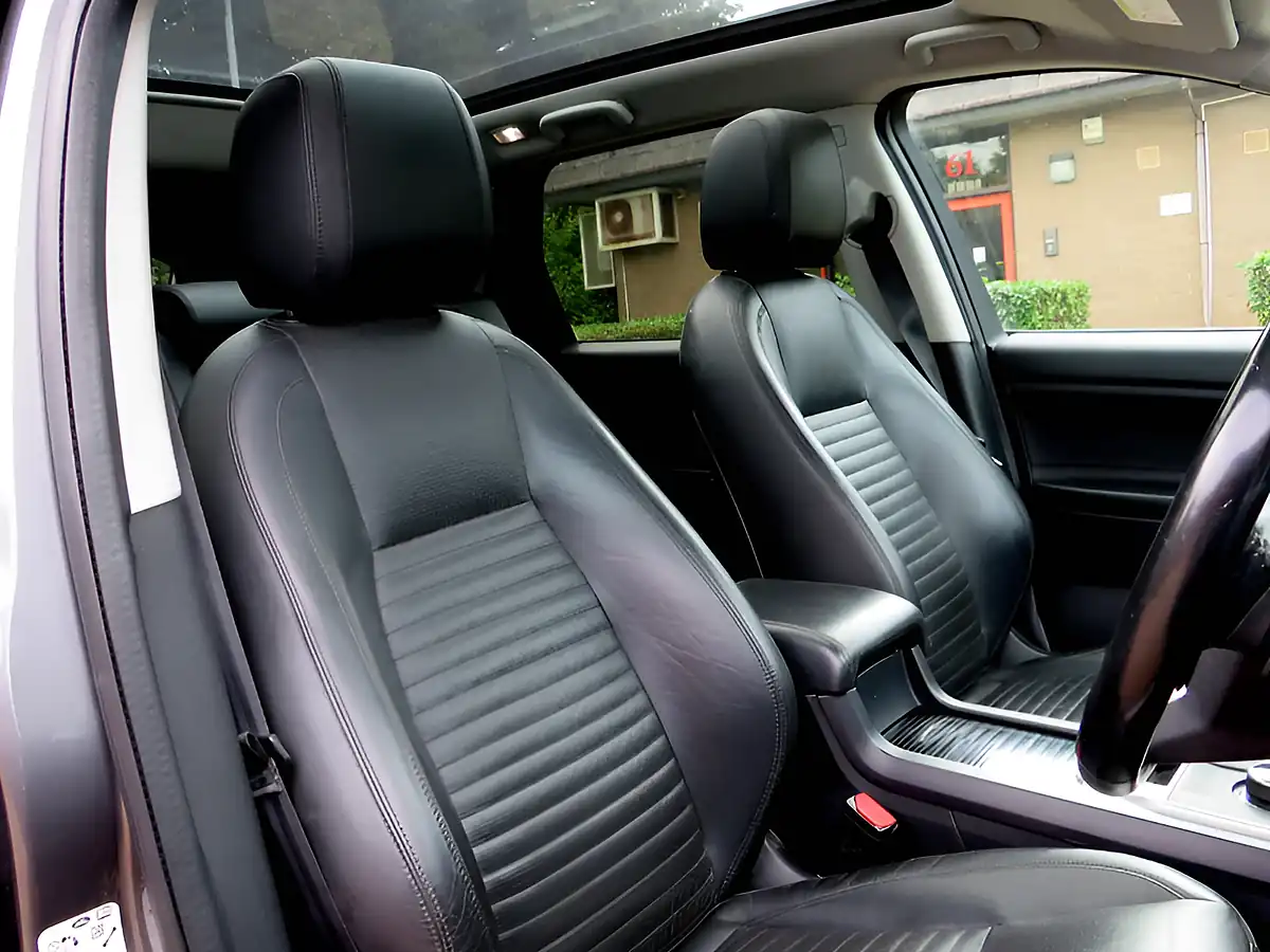 Used 2017 Land Rover Discovery Sport Hse Luxury Grey - Interior and Exterior details 10