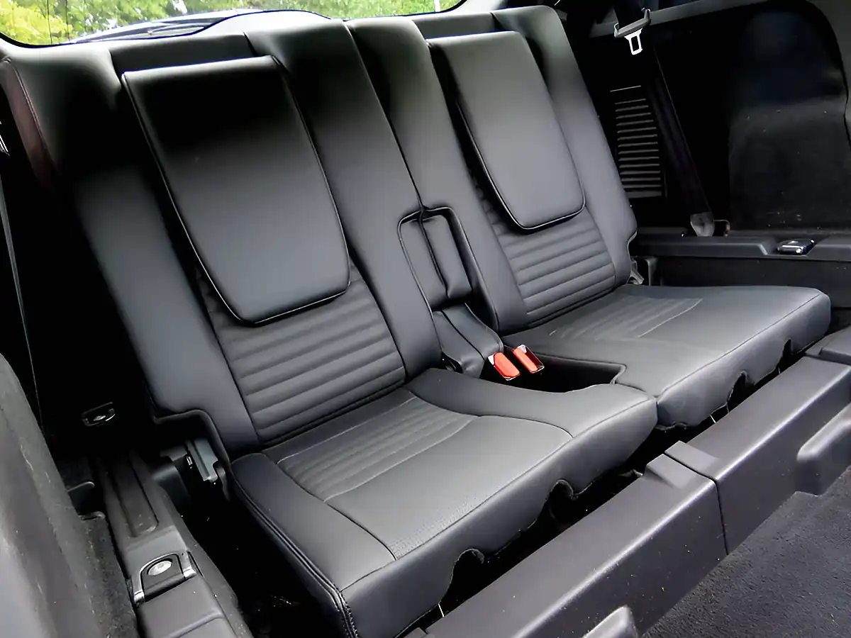 Used 2017 Land Rover Discovery Sport Hse Luxury Grey - Interior and Exterior details 14