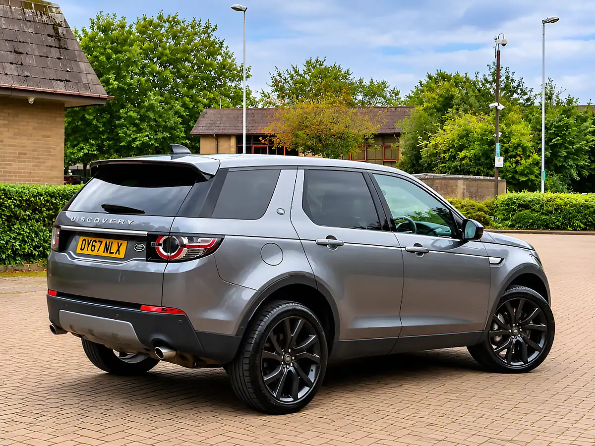 Used 2017 Land Rover Discovery Sport Hse Luxury Grey - Interior and Exterior details 3