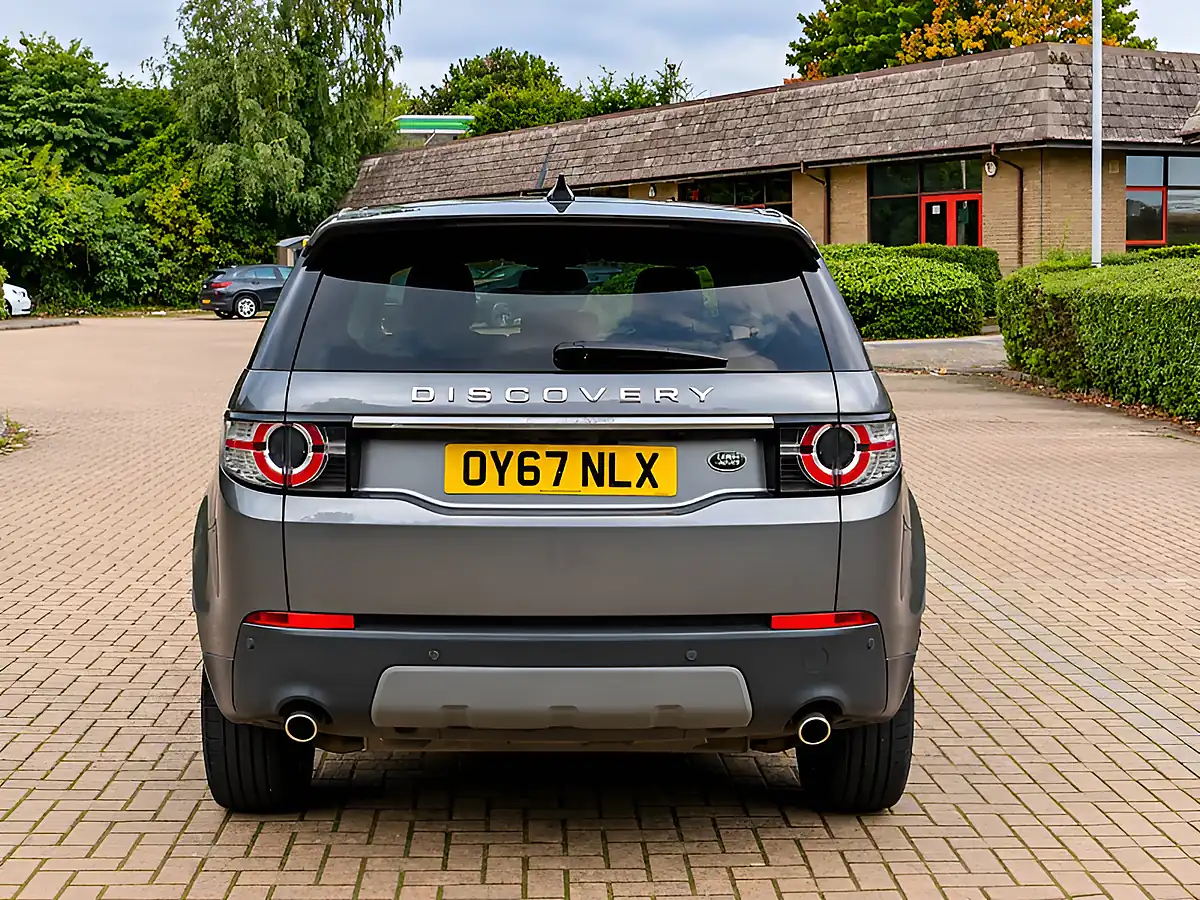 Used 2017 Land Rover Discovery Sport Hse Luxury Grey - Interior and Exterior details 4