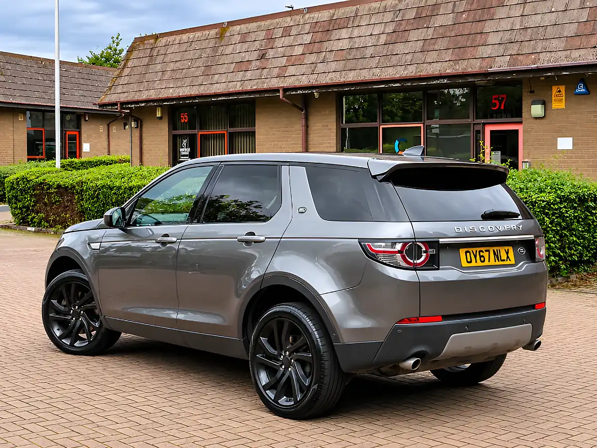 Used 2017 Land Rover Discovery Sport Hse Luxury Grey - Interior and Exterior details 5