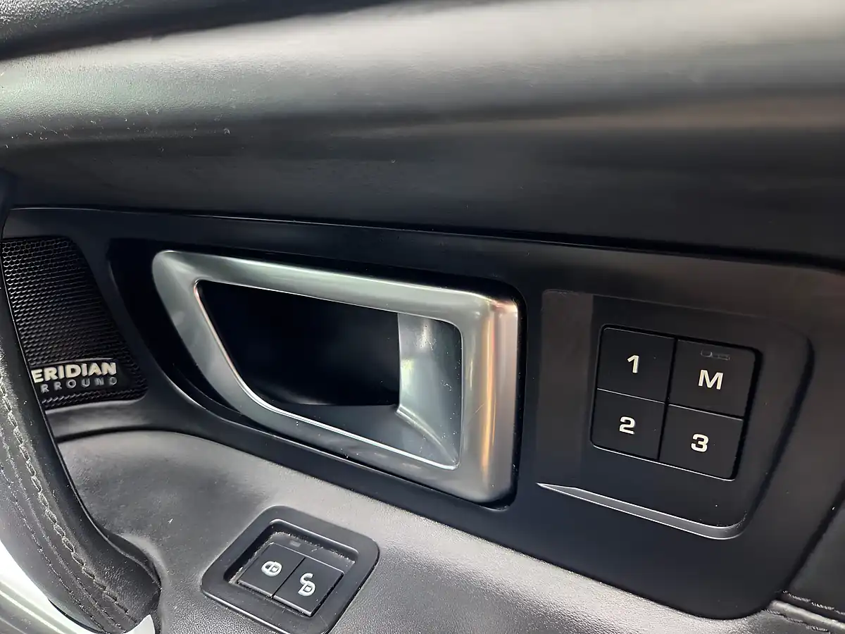 Used 2017 Land Rover Discovery Sport Hse Luxury Santorini Black - Interior and Exterior details 12
